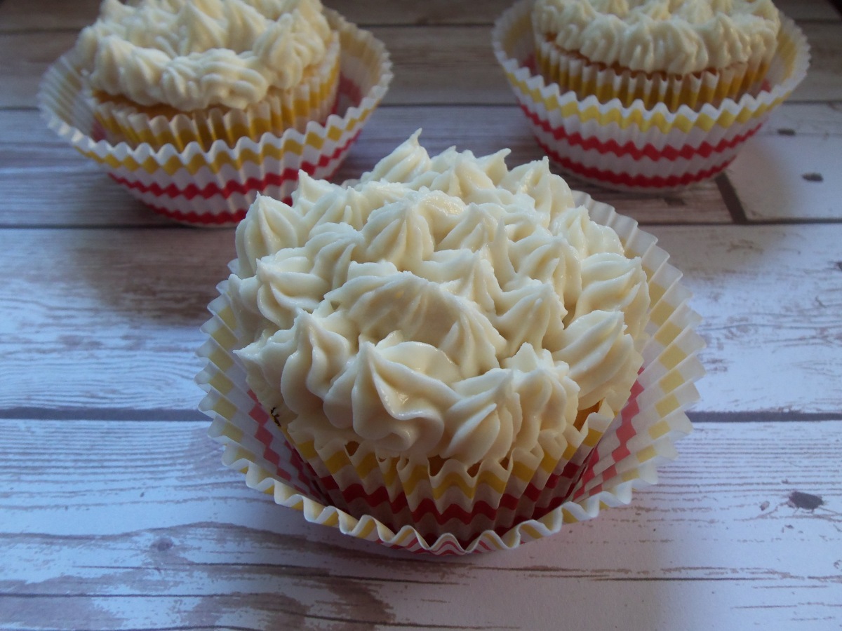 Decorated Vanilla Cupcakes